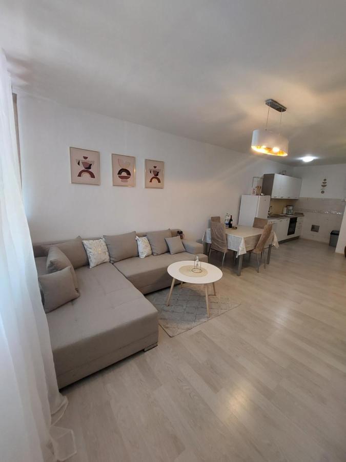 Golden Star Apartament *