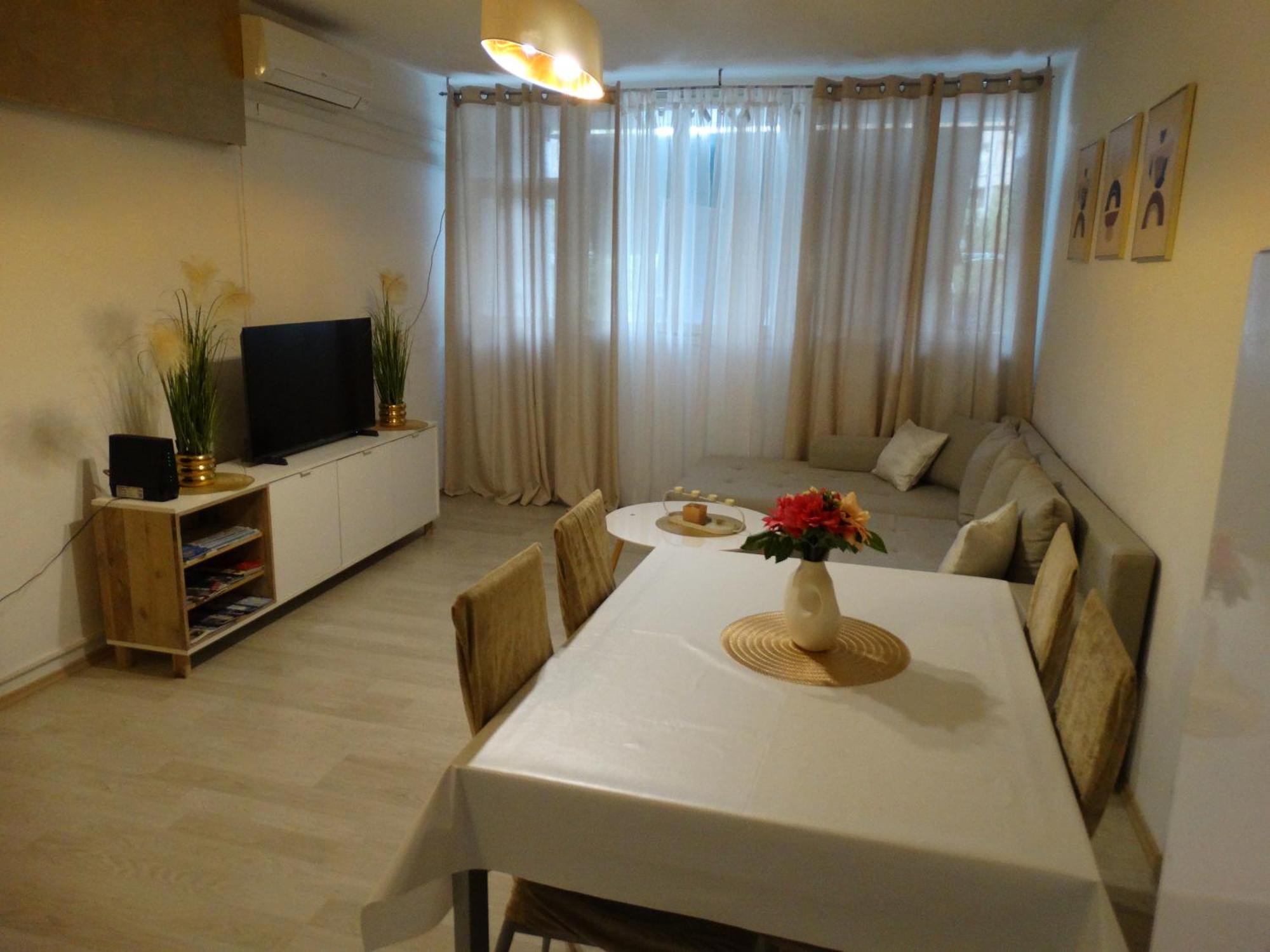 Golden Star Apartament *